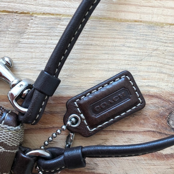 Coach Wristlet - Picture 4 of 6